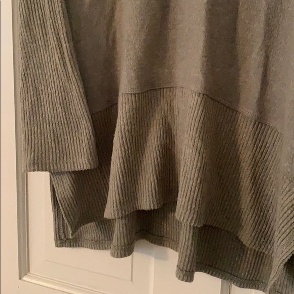 Sweater - Picture 3 of 3